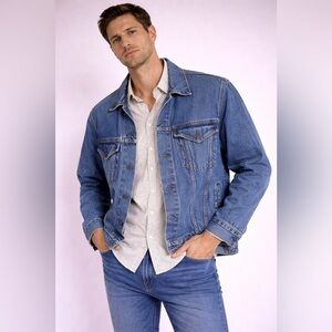 Levi Strauss & Co. Classic Denim Jacket – Size XL